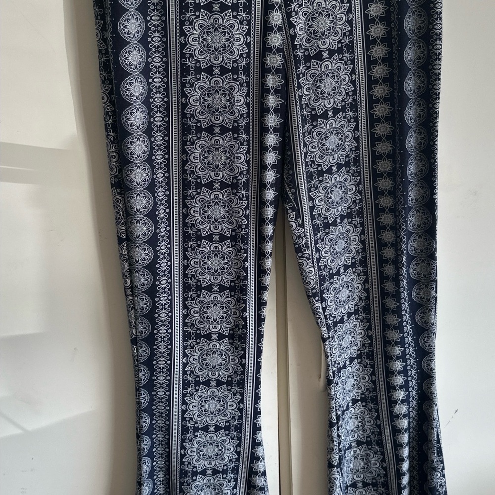 Satina Elegant Navy and White Patterned Trousers